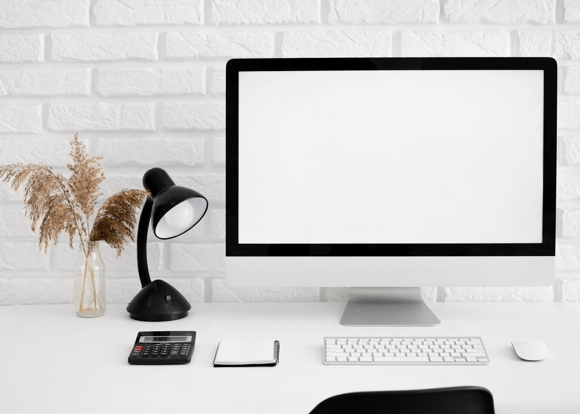 Monitor en escritorio